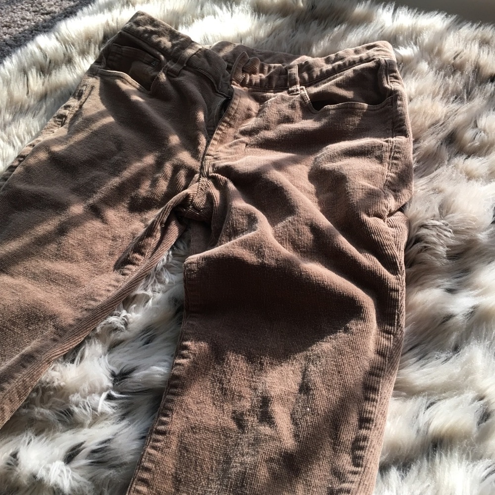 Light tan corduroy pants.
